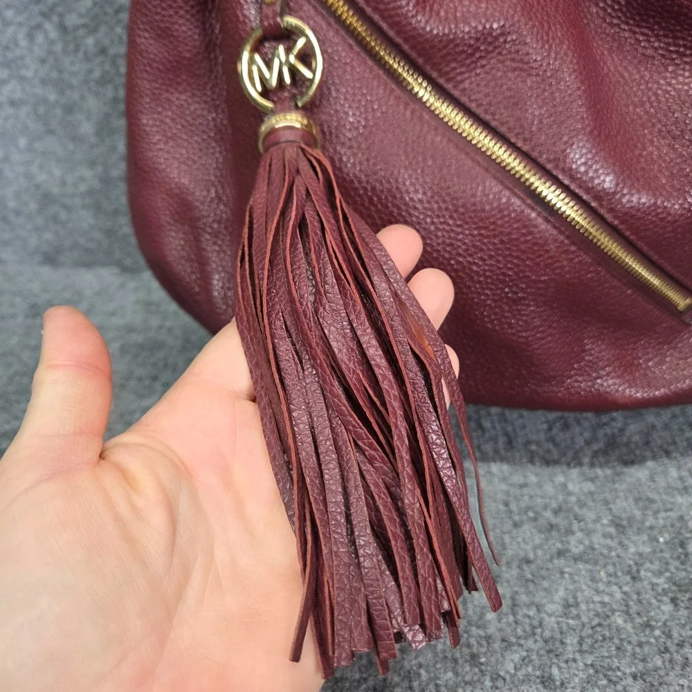 MICHAEL KORS Leather Maroon Charm Tassel‎ Large Hobo Sac Purse Bag